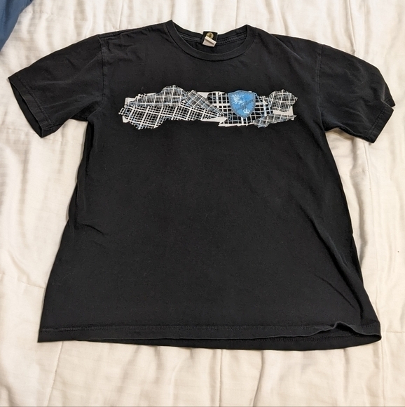 Classic Body Glove graphic tee size Medium - Picture 1 of 5